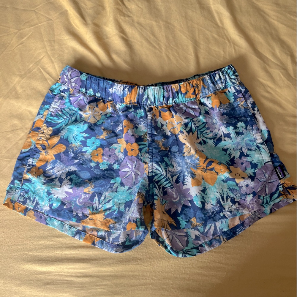 Patagonia women’s Blue and Orange Floral/tropical Athletic Shorts in size small